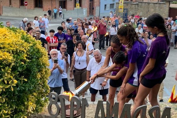 Flama del Canigó a Tona