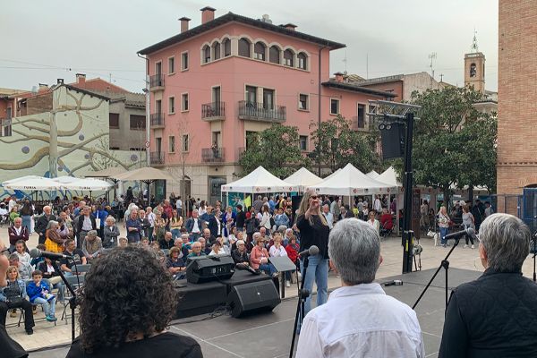 Fira d'entitats a Tona