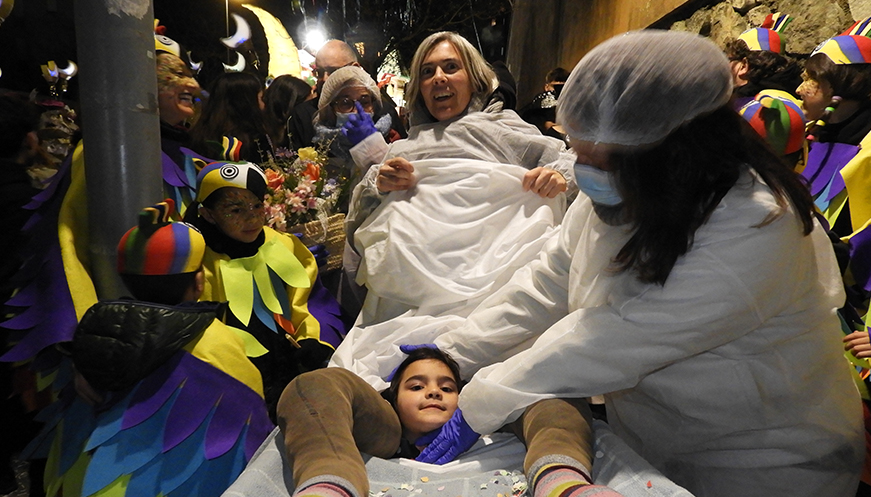 Els Picats de Borgonyà i els Troneres de Taradell, flamants guanyadors del 47è Carnaval de Torelló 3