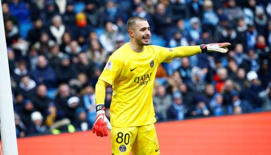 Arnau Tenas a la rampa de sortida del PSG: Celta i Girona, possibles destinacions