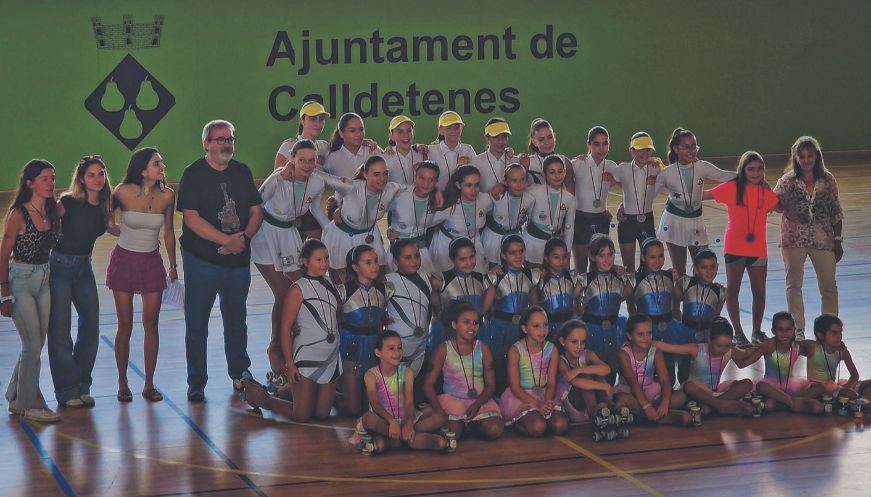El Festival de Patinatge de la Festa Major omple el Pavelló de Calldetenes