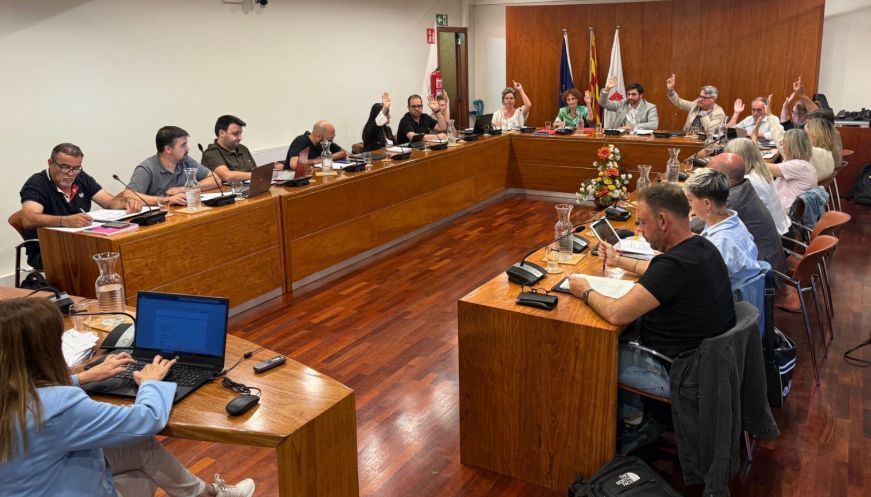 El ple de Manlleu aprova el nou cartipàs