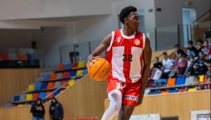 El CB Vic-UVic s’imposa en un final d’infart a Esparreguera (69-70)