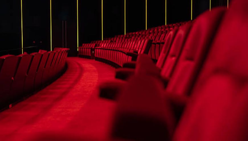 ‘Renoir’ arriba als cinemes doblada i subtitulada en català