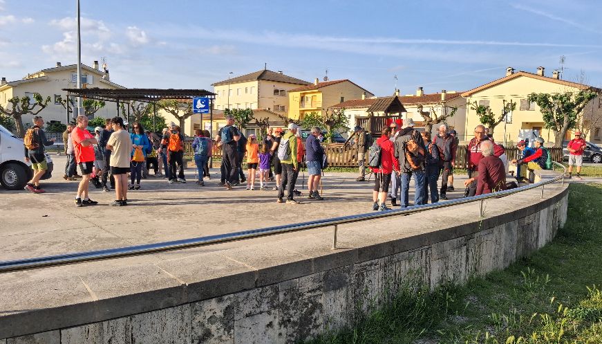Una cinquantena de participants a la 43a Caminada a la Creu de Gurb