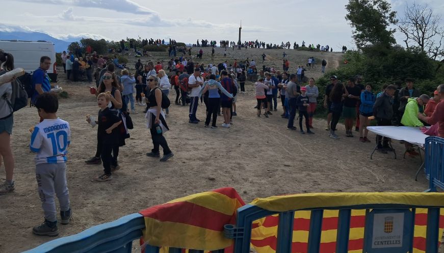 Més de sis-centes persones pugen al Turó de Puigsagordi en el 59a Aplec