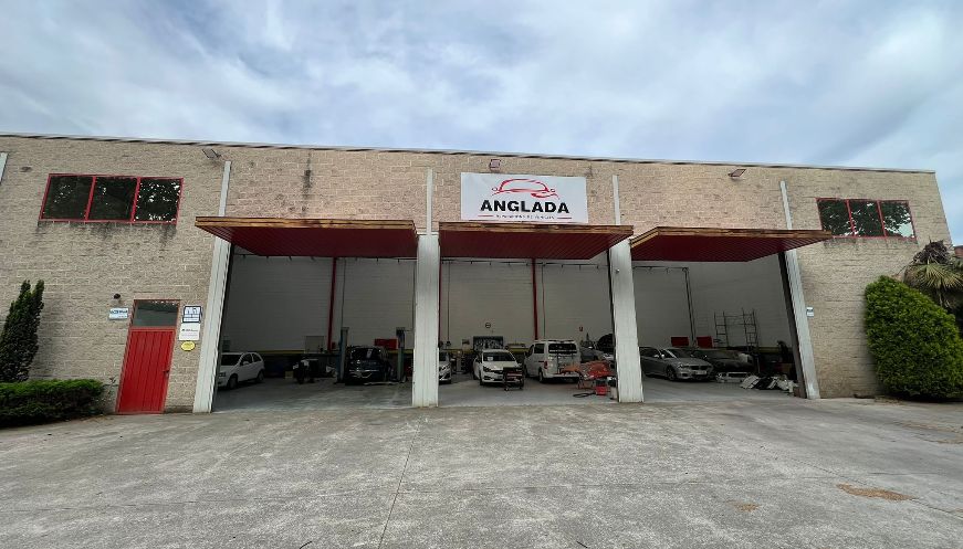 Anglada Reparacions de Vehicles inaugura el taller a Roda de Ter