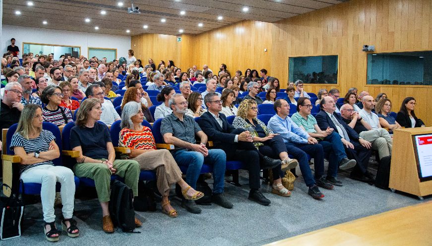 Al Claustre extraordinari van assistir-hi representants de tots els centres federats de la UVic-UCC. Foto: UVic 2