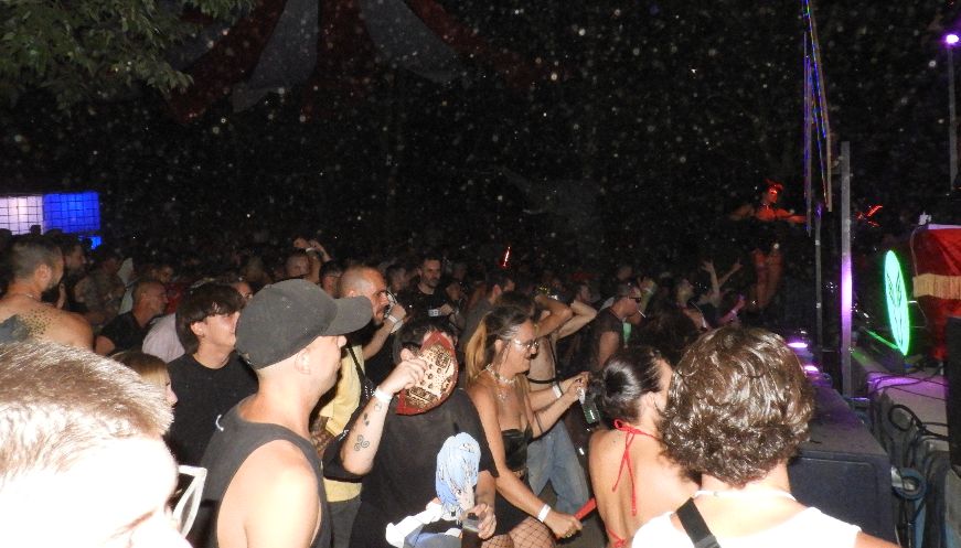 El Lost Ranxx converteix Centelles en el Decadent Circus en la seva tercera edició