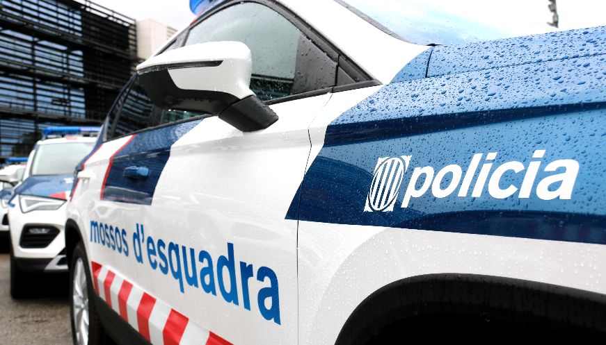 Desallotgen un habitatge del carrer Sant Josep de Torelló per una situació d'infrahabitatge