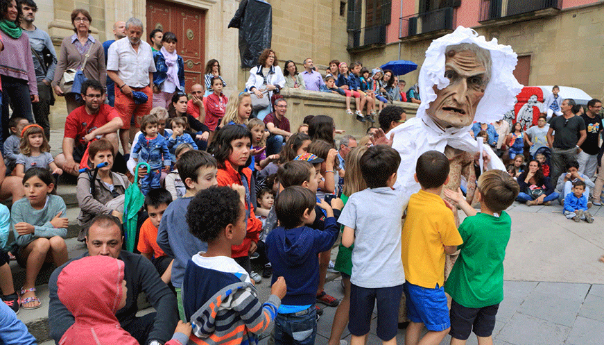 Vic es prepara per la Diada de Sant Miquel dels Sants
