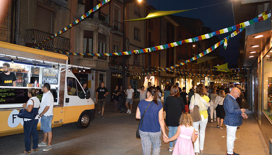 Shopping  Night al carrer Manlleu de Vic