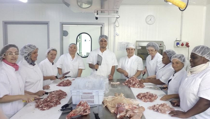 24 persones participen en dos cursos de professionalització