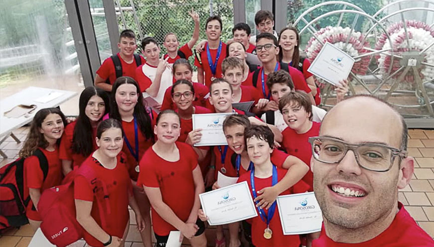 12 medalles i 30 diplomes per als nedadors del CN Vic al providencial aleví