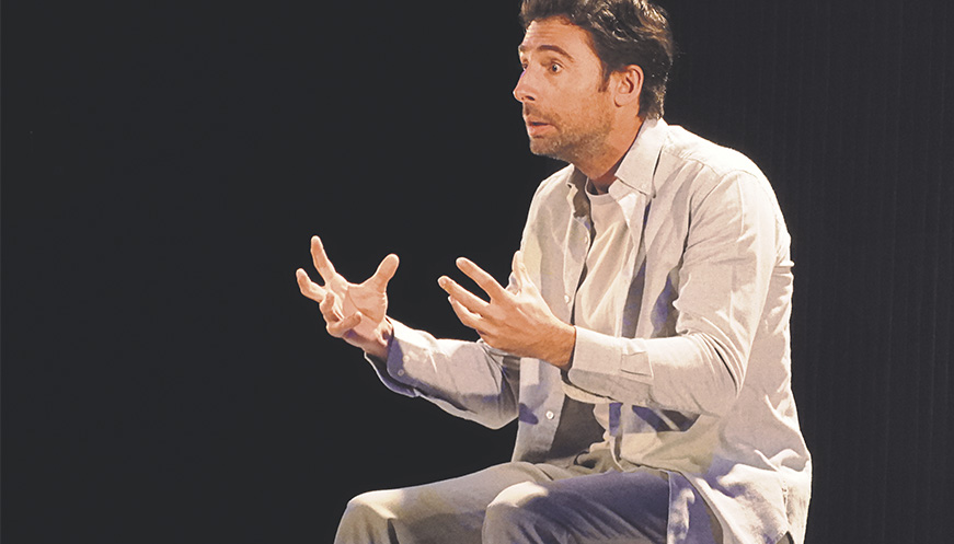 Bruno Oro fa riure, però també fa pensar