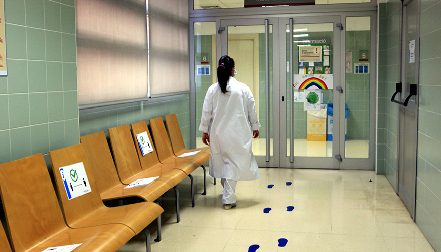 Les infermeres de Primària s'oposen a tancar els CAP i portar els professionals als hospitals de campanya