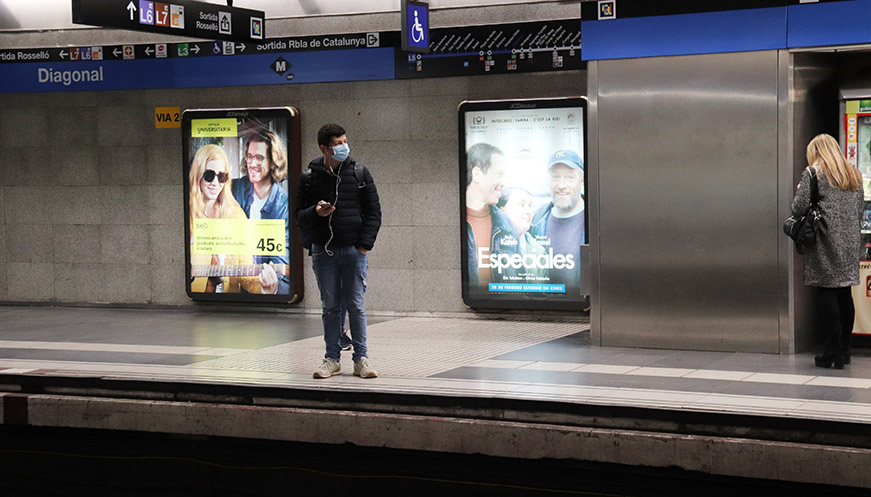 Uns 500 voluntaris repartiran 1,7 milions de mascaretes en més d'un centenar de punts del transport públic de Catalunya