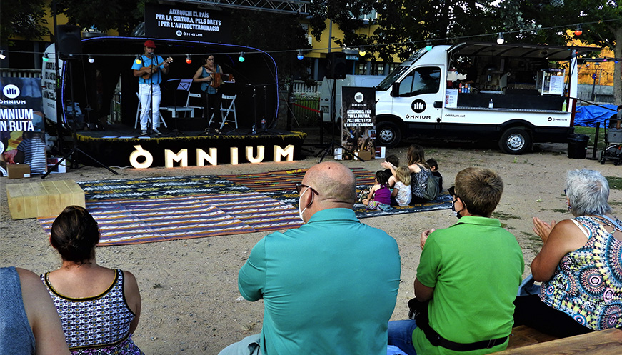 Manlleu, primera població que acull ‘Òmnium en ruta’