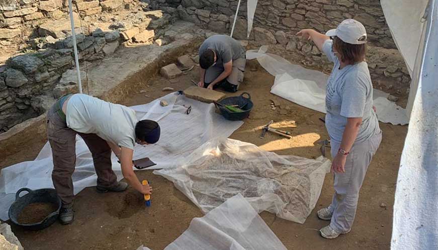 Les excavacions a l'Esquerda treuen a la llum una llar de foc d'una casa ibèrica i ceràmiques dels segles VI-III a.C.