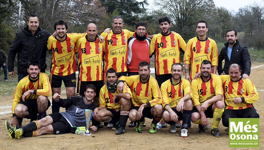 El FC Calldetenes d'aficionats s'emporta el trofeu de Festa Major de Sant Martí Sescorts