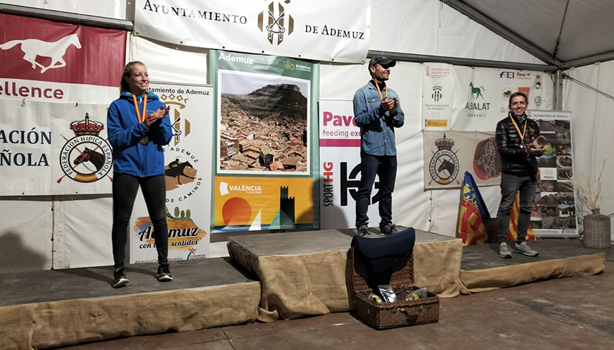 Judit Muñoz i Àlex Luque fan podi a Ademús en la prova de la Copa del Rei de Raid a Cavall